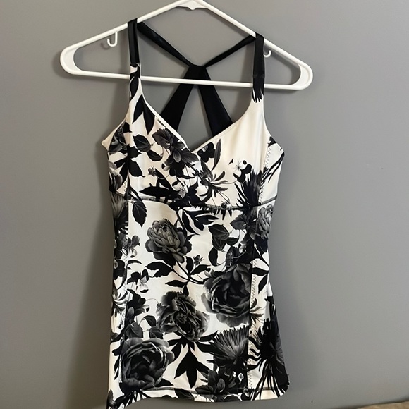 Women’s Lululemon Flower Print Tank Top Size 4 - Picture 1 of 2